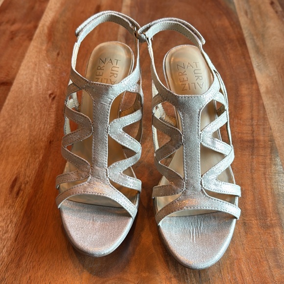 Women’s naturalizer, danya heeled sandal, taupe/gold size 6.5 medium - Picture 3 of 6